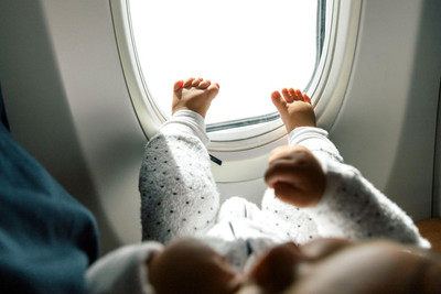 Viagem com bebé: como preparar a primeira viagem de avião ou de carro
